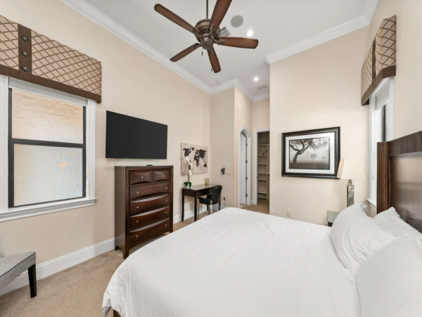 Luxurious 4-Bedroom Vacation Rental Near Disney - Private Pool